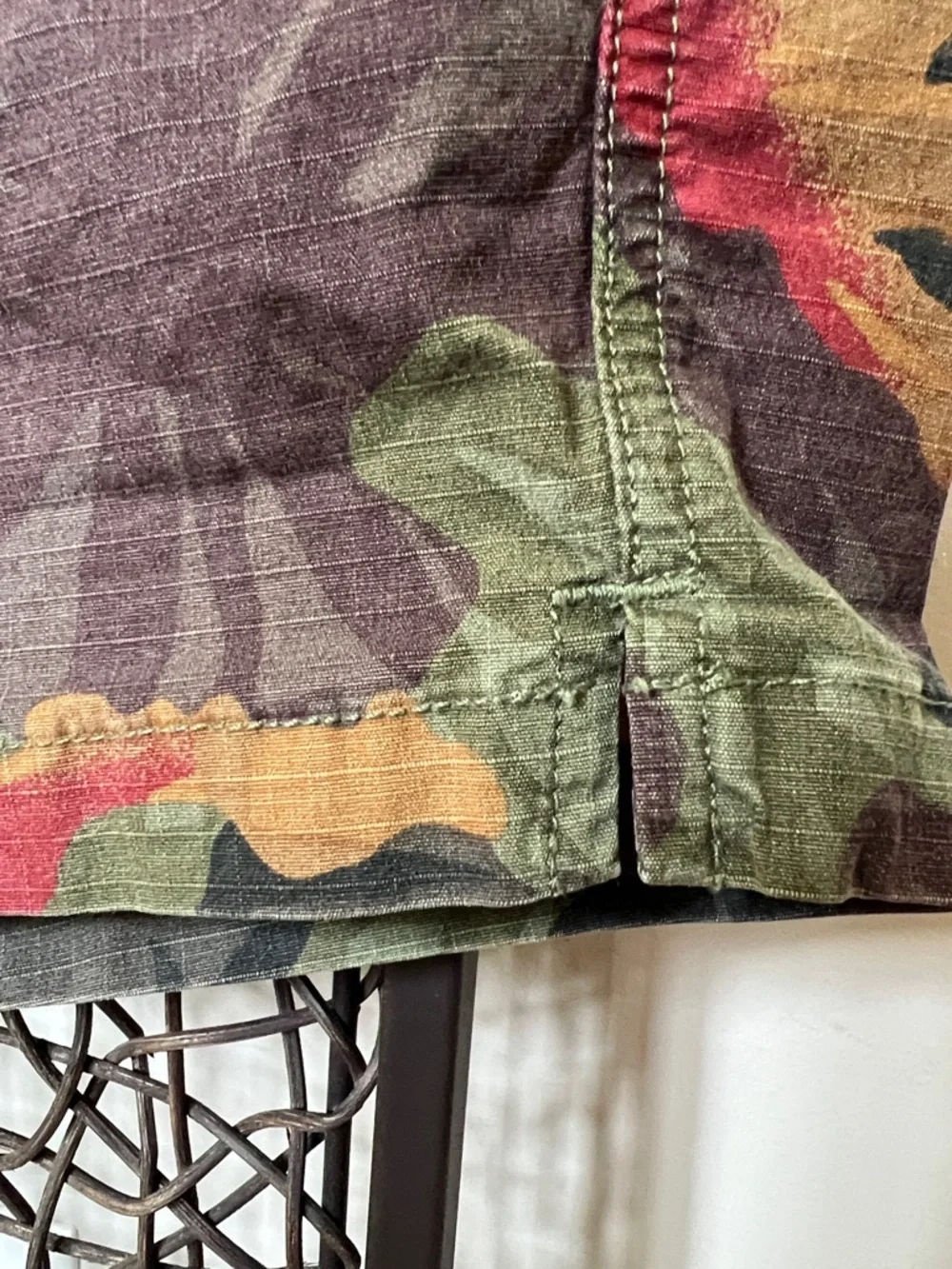 Gapflex 7.5” Easy Jogger Shorts floral tropical camo, Brown Red Green Tan Mens M - Picture 3 of 9